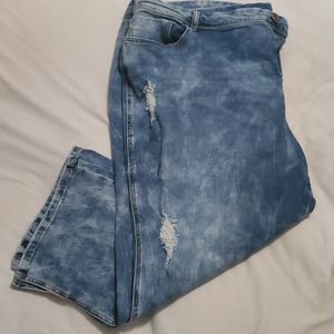 Maurices distressed crop jeans never worn